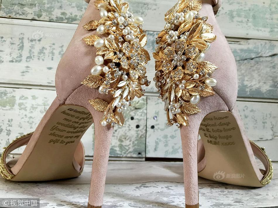 《爸開車我抱著姐姐去姥姥家》中途