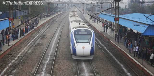 穿成男主白月光npc花柒酒