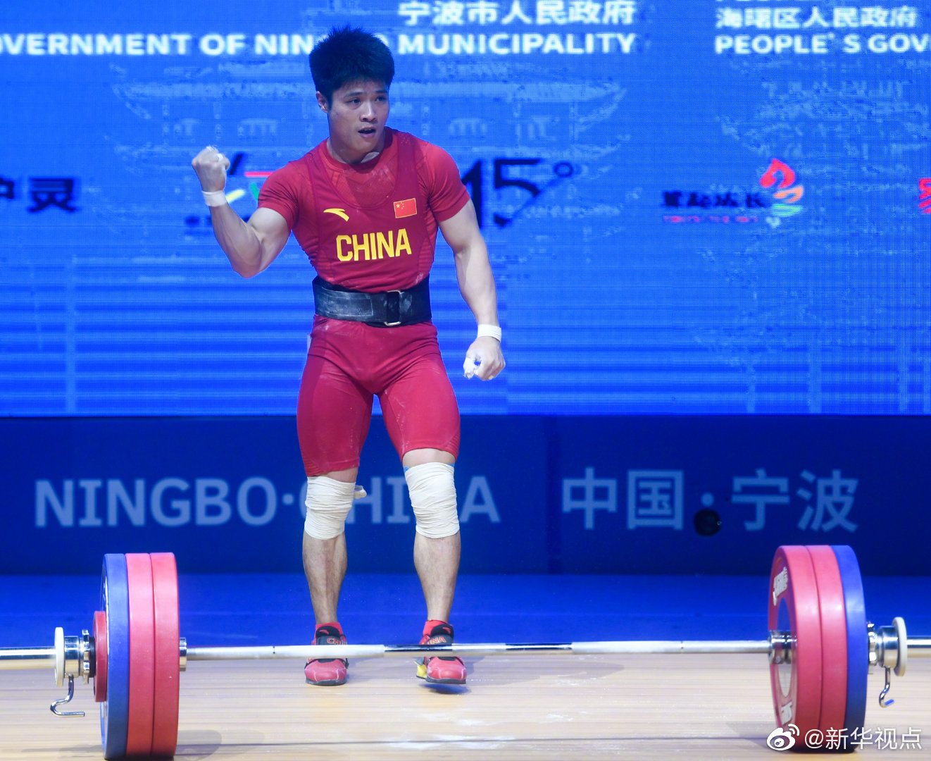 《兩A相逢必有一O》