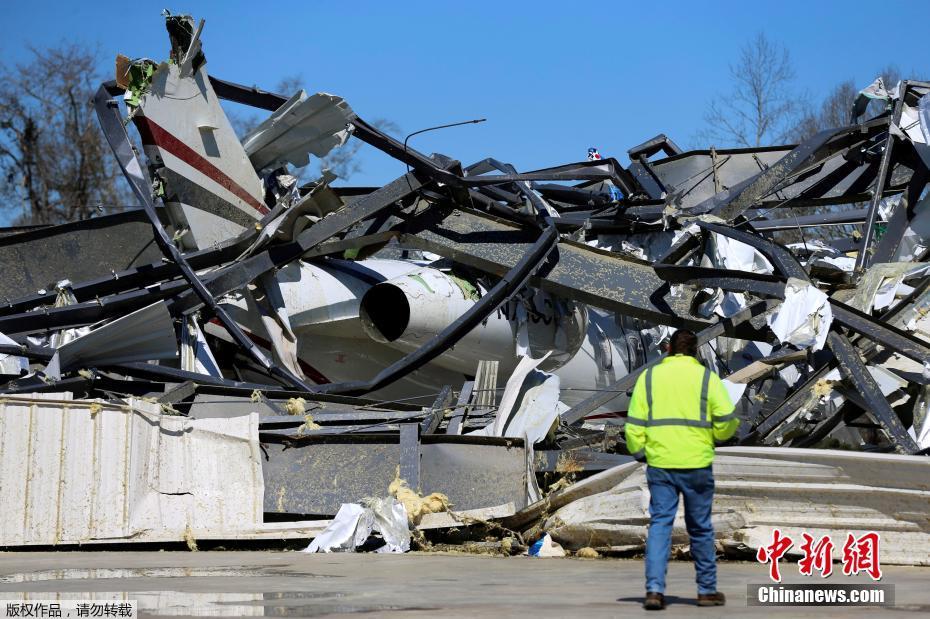 《禁區》 作者 滿河星 偽骨科po