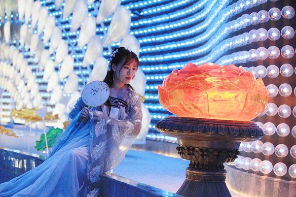 《難眠》by花卷