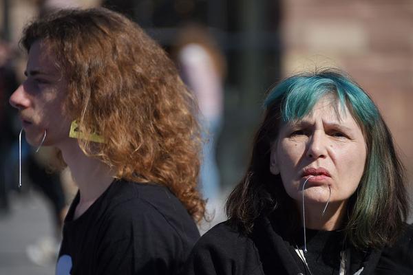 《不安分》by東渡日許宥