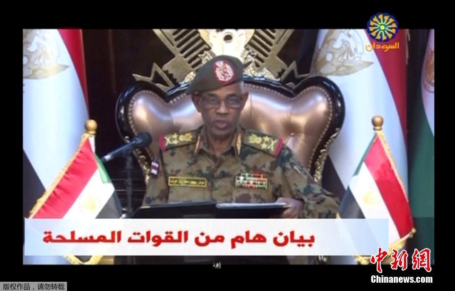 瘋狂的父女夏嬌嬌小說叫什么名字lay