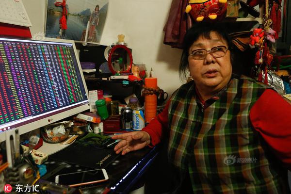 春鳥花叢下by小花燈小說百度云