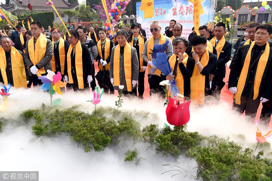 《高冷教授是個小哭包怎么辦》 by goodazy